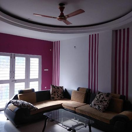 Kalindi Mid Town Villa อินดอร์ ภายนอก รูปภาพ